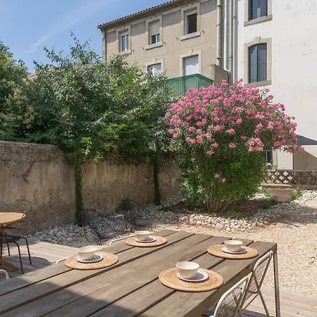 Tribus-gites Urbains Holiday home *